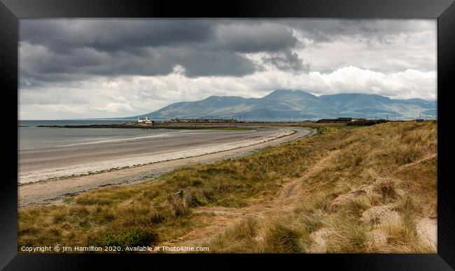 Tyrella beach,with the Mountains of Mourne in Nort Framed Print by jim Hamilton