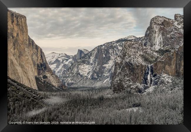 Yosemite from Tunnel view in the snow Framed Print by harry van Gorkum