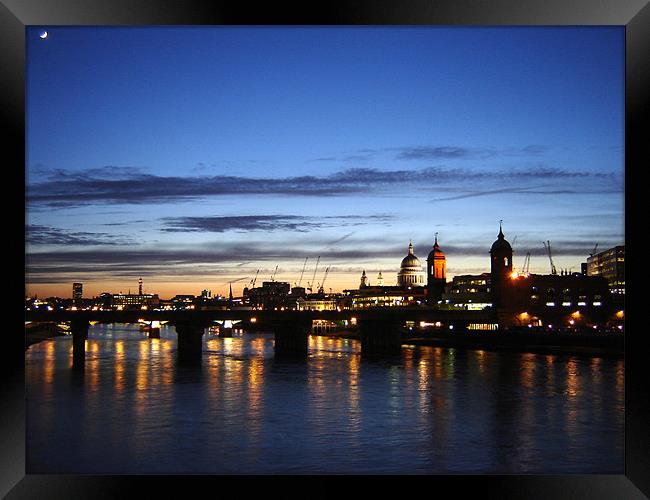 London Sunset Scene  Framed Print by Harry Ward