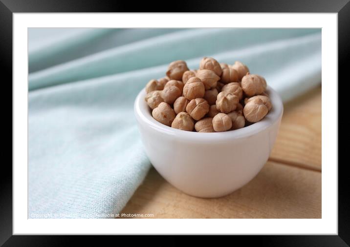 Chickpeas in a white bowl Framed Mounted Print by Imladris 