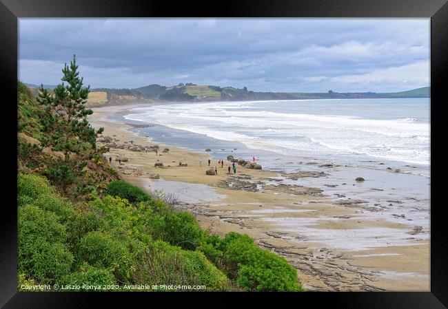 Moeraki Coast - Moeraki Framed Print by Laszlo Konya