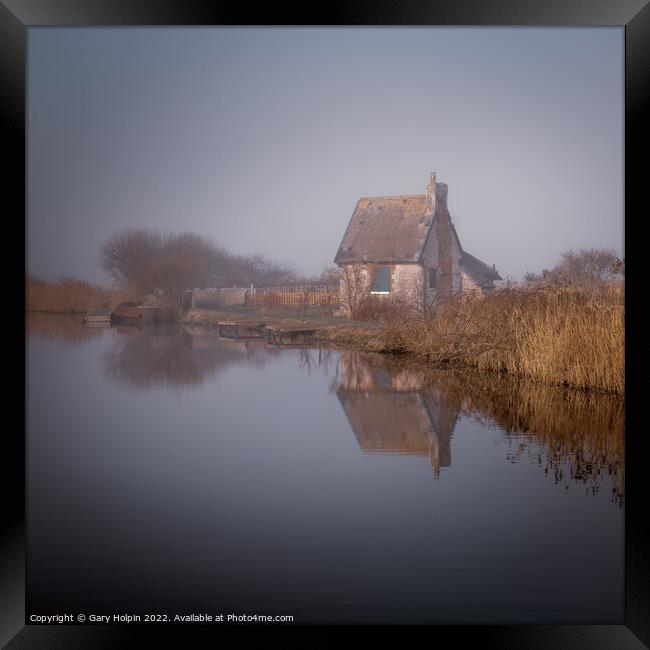 Misty morning at the lockkeepers' cottage Framed Print by Gary Holpin