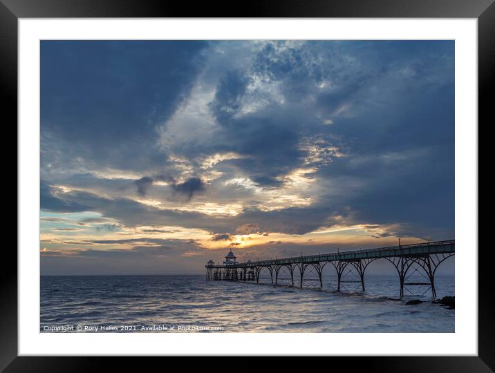 Clevedon Pier on a cloudy evening Framed Mounted Print by Rory Hailes