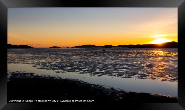 Golden winter sunset over Kirkcudbright Bay mudflats and the Dee estuary Framed Print by SnapT Photography