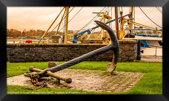 Large ship anchor displayed at Kirkcudbright harbour, Scotland Framed Print by SnapT Photography