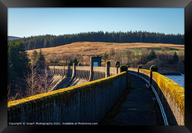 Walk way at the top Clatteringshaws Dam, on the Galloway Hydro Electric Scheme Framed Print by SnapT Photography