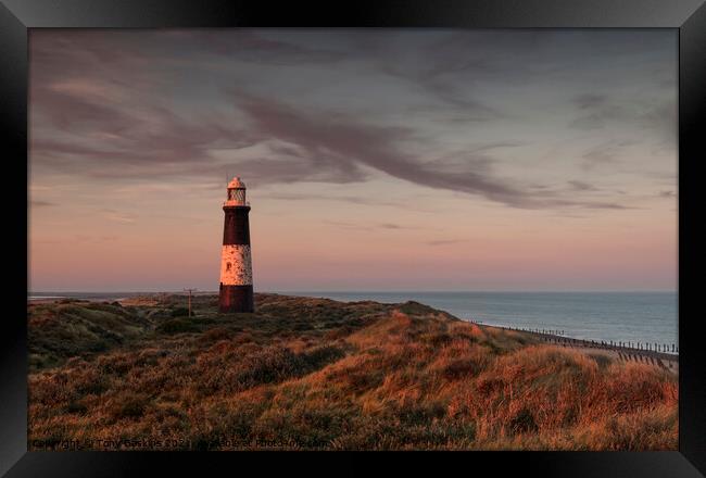 Last of the Light, Spurn Point, East Yorkshire  Framed Print by Tony Gaskins