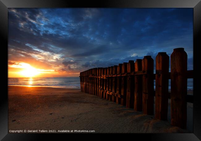 Sunrise over the beach, Ventnor, Isle of Wight, UK Framed Print by Geraint Tellem ARPS