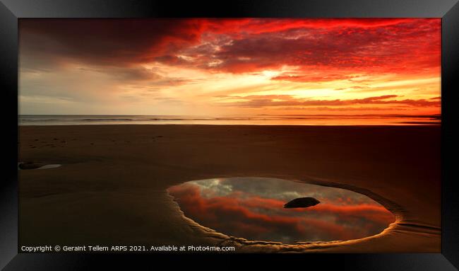 Summer sunset, Rest Bay, Porthcawl, Wales, UK Framed Print by Geraint Tellem ARPS