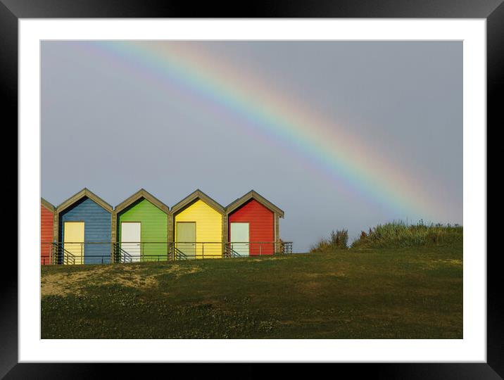 Blyth Beach Huts  Framed Mounted Print by Anthony McGeever