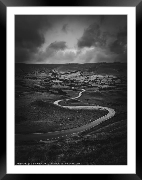 Edale to Mam tor , the winding road Framed Mounted Print by That Foto