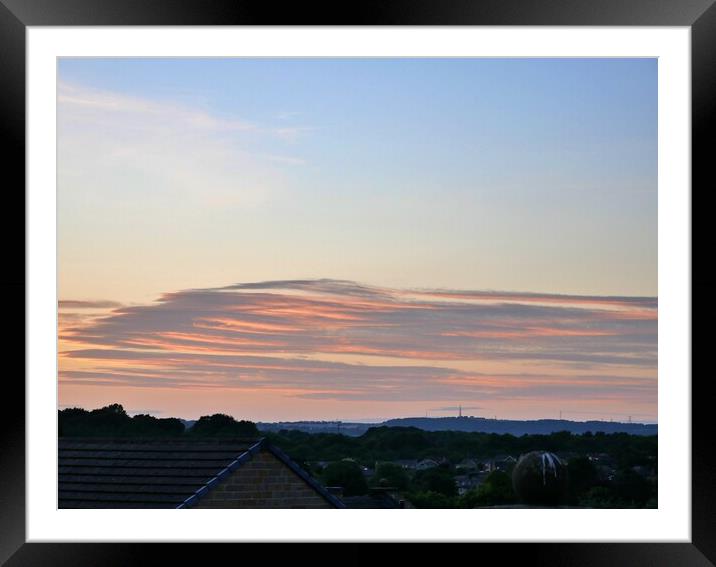 Streaky sunset sky Framed Mounted Print by Roy Hinchliffe