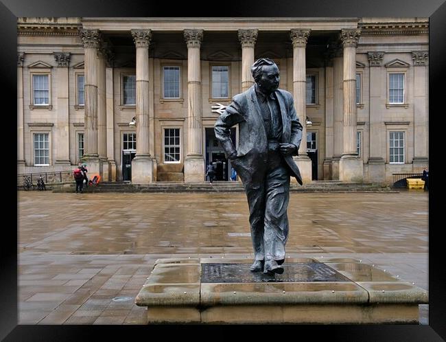 Harold Wilson statue Huddersfield Framed Print by Roy Hinchliffe