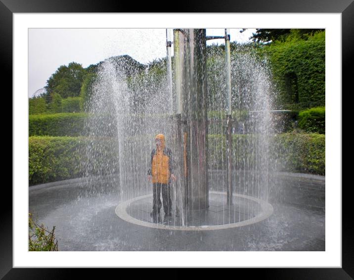 Fountain fun Framed Mounted Print by Roy Hinchliffe