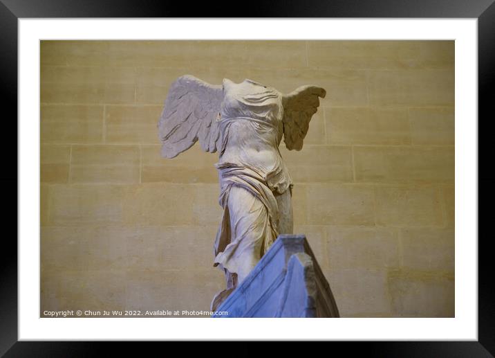 Victoire de Samothrace (Winged Victory of Samothrace), a Greek sculpture exhibited at Louvre Museum in Paris, France Framed Mounted Print by Chun Ju Wu