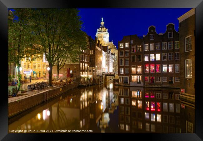 Night view of buildings and boats along the canal in Amsterdam, Netherlands Framed Print by Chun Ju Wu
