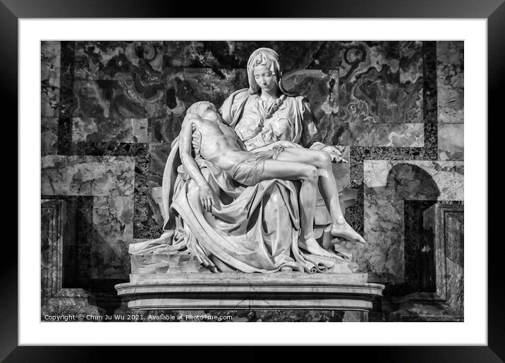 Pieta, a sculpture by Michelangelo, in St. Peter's Basilica (black & white) Framed Mounted Print by Chun Ju Wu