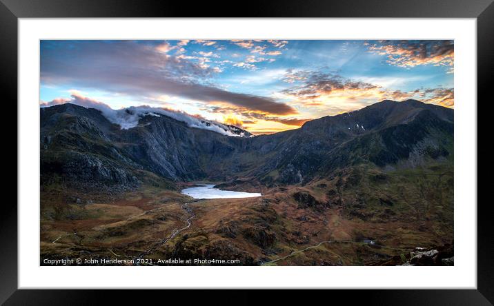 Llyn Idwal sunset Framed Mounted Print by John Henderson