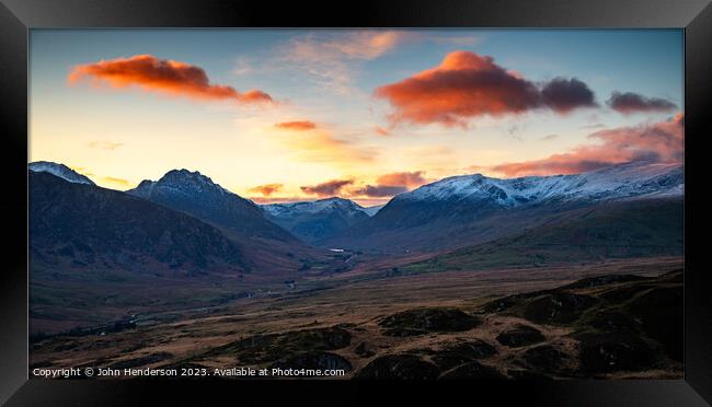 Ogwen valley panorama. Snowdonia. Framed Print by John Henderson