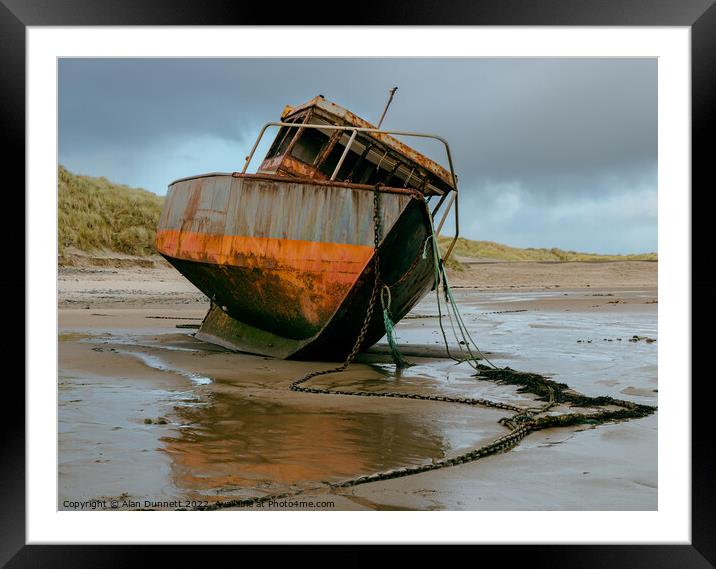 Barmouth boat Framed Mounted Print by Alan Dunnett