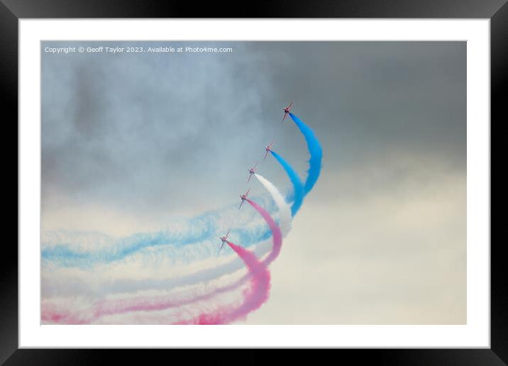 Red arrows Framed Mounted Print by Geoff Taylor