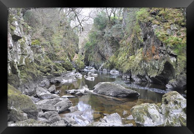 Hidden Glen Framed Print by Sam Robinson