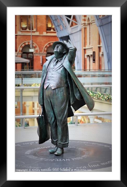 Statue of Sir John Betjeman at St Pancras Framed Mounted Print by Antony Robinson