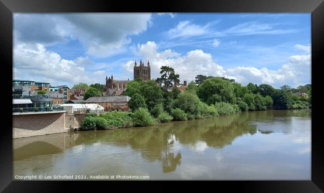 Hereford cathedral   Framed Print by Les Schofield