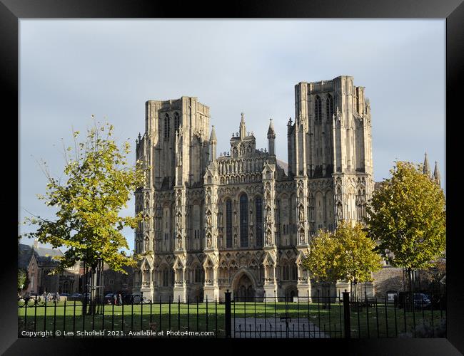 Wells Cathedral  Somerset  Framed Print by Les Schofield