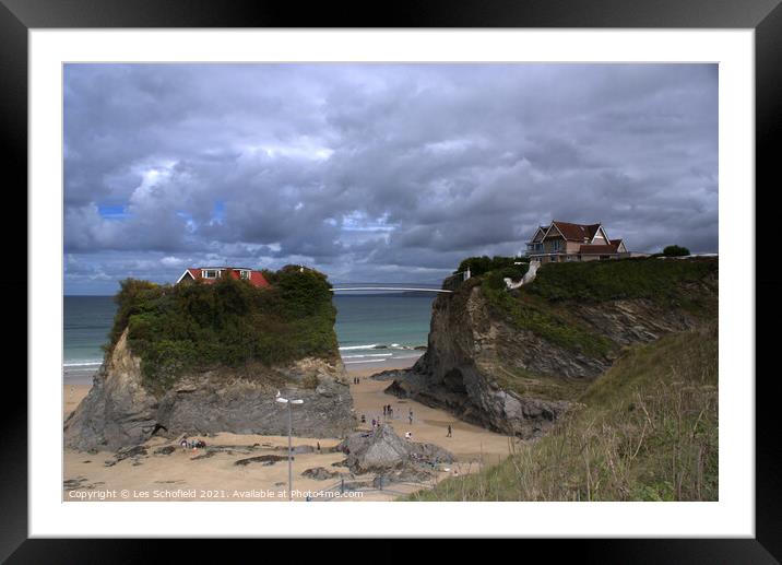 Newquay Beach cornwall  Framed Mounted Print by Les Schofield