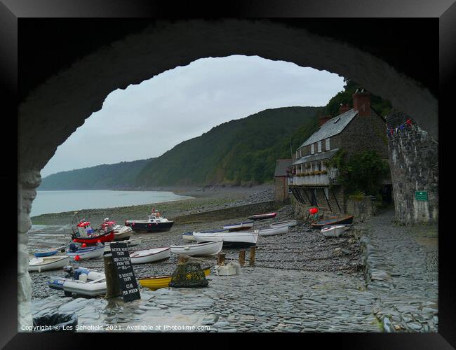 Clovely Harbour Devon Framed Print by Les Schofield