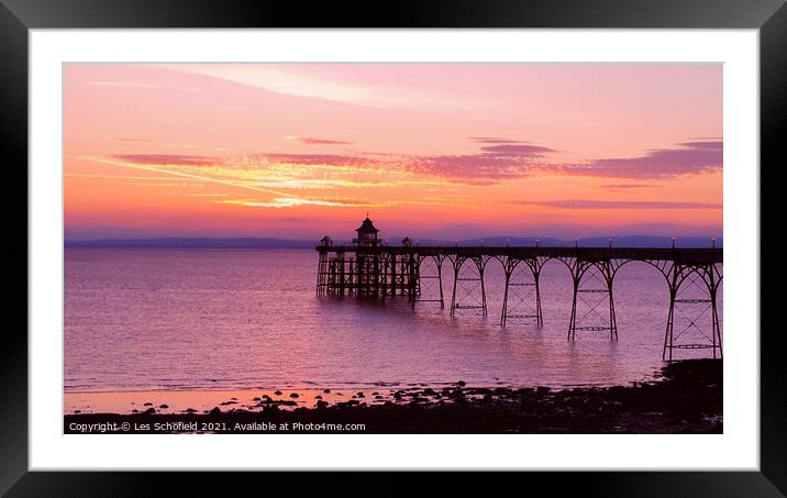 Clevedon pier sunset Framed Mounted Print by Les Schofield
