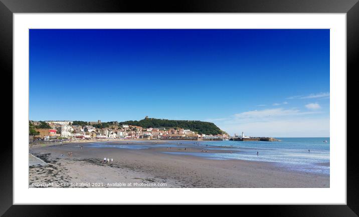 Scarborough beach scene  Framed Mounted Print by Les Schofield
