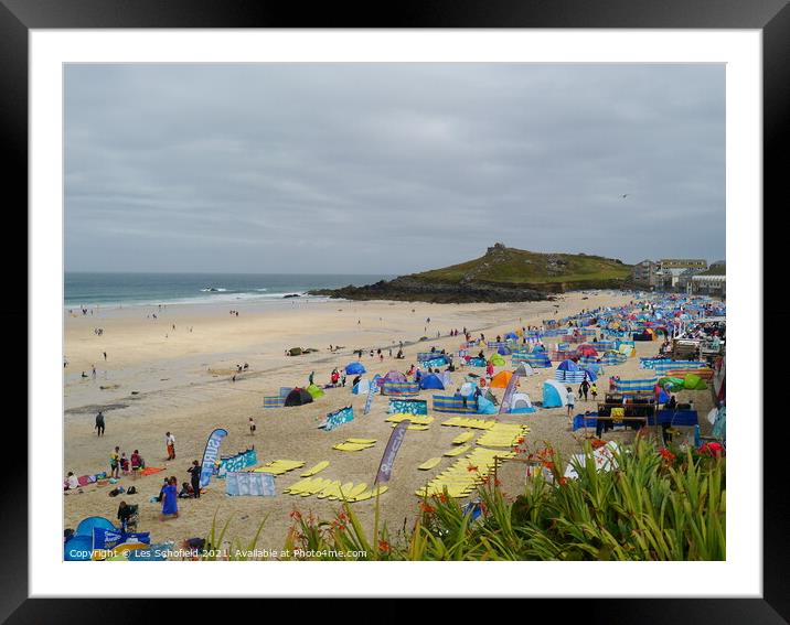 Busy St Ives beach   Framed Mounted Print by Les Schofield