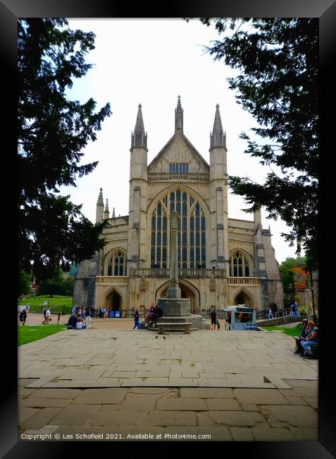 Winchester cathedral  Framed Print by Les Schofield