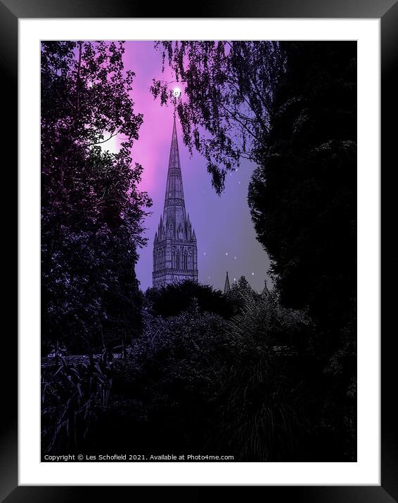 Salisbury spire Framed Mounted Print by Les Schofield