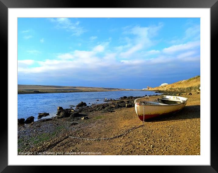 Boat on the beach Framed Mounted Print by Les Schofield