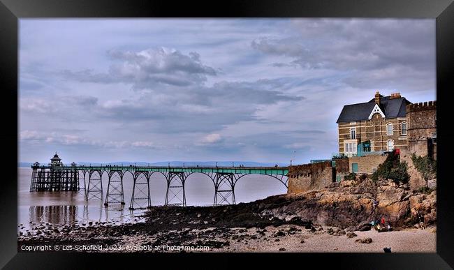 Majestic Clevedon Pier Framed Print by Les Schofield