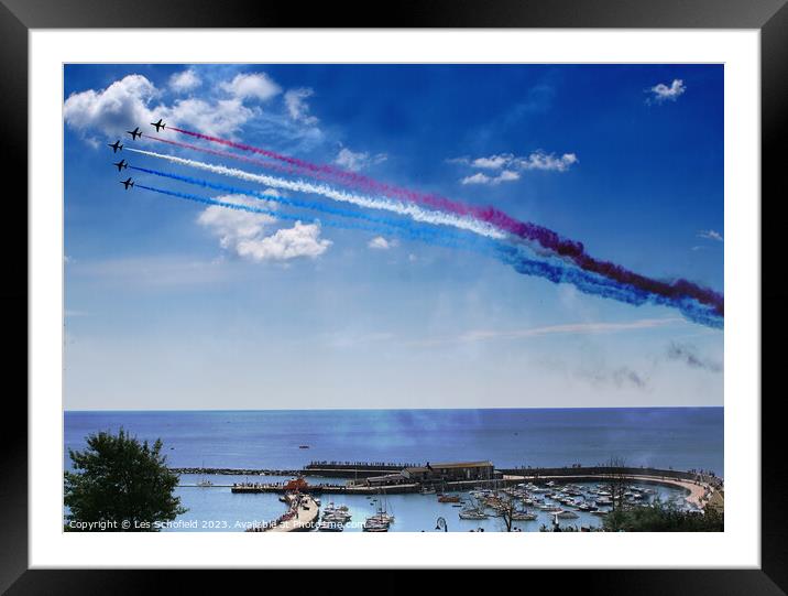Red Arrows Display at Lyme Regis  Framed Mounted Print by Les Schofield