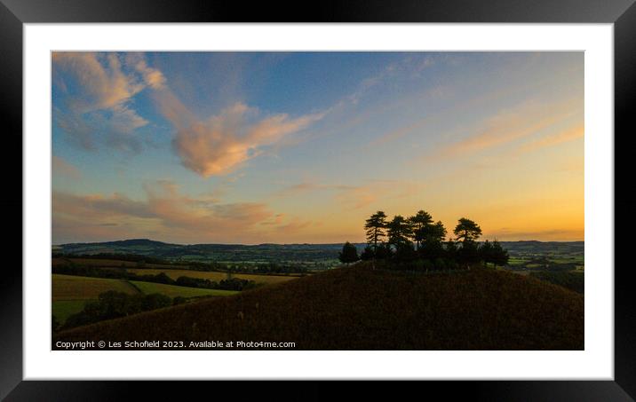 Colmers Hill  Framed Mounted Print by Les Schofield
