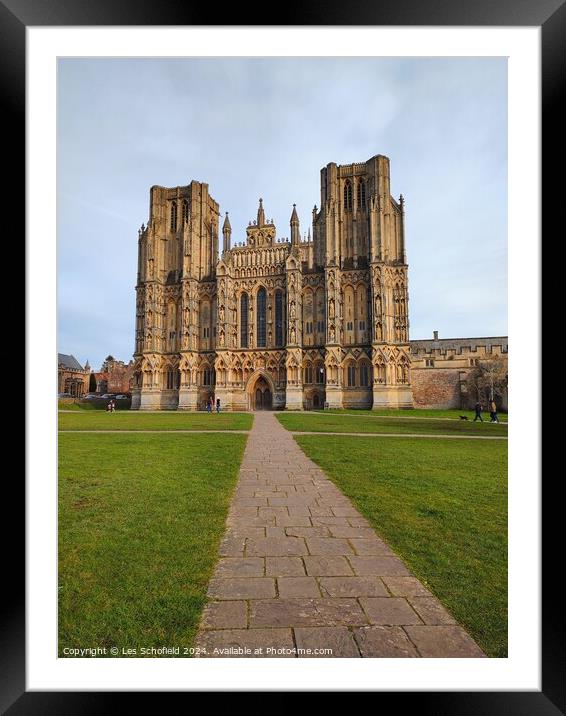 Wells cathedral  Framed Mounted Print by Les Schofield