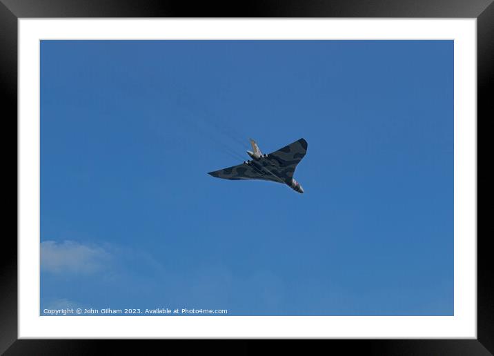 Vulcan XH558 bomber over Kent 11th October 2015 Framed Mounted Print by John Gilham