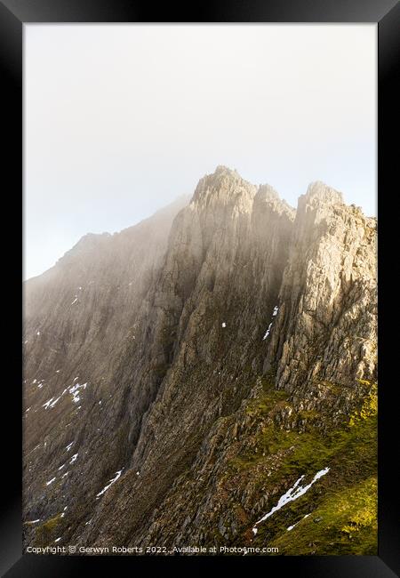 The Red Wall Framed Print by Gerwyn Roberts