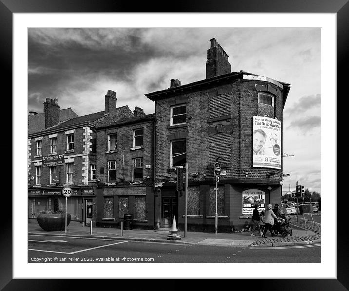 Historic Old Pub, Warrington, UK Framed Mounted Print by Ian Miller
