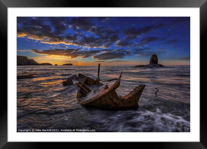 Black Nab Saltwick Bay Yorkshire coast. Framed Mounted Print by Giles Rocholl