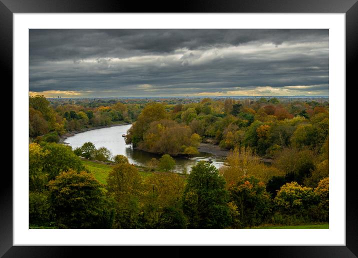 London can be nice... Framed Mounted Print by Elzbieta Sosnowski