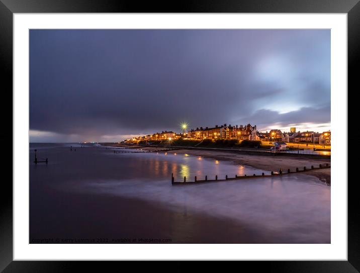 An eerie night in Southwold Framed Mounted Print by Kerry Lummus