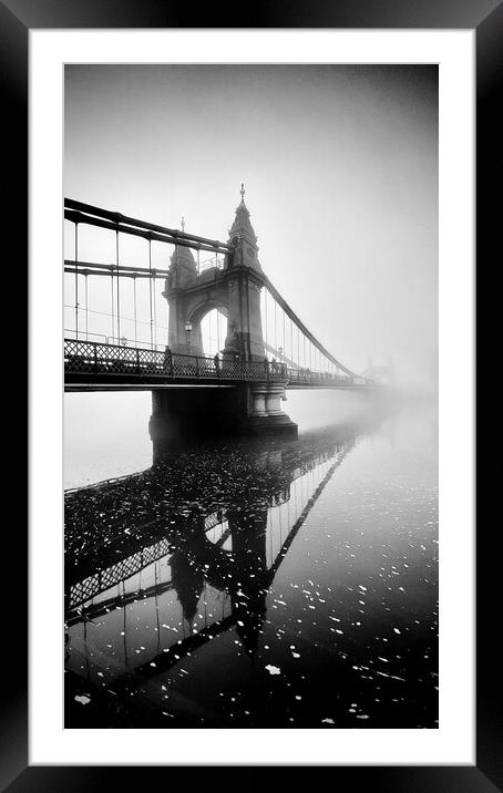 Morning mist on the River Thames at Hammersmith Br Framed Mounted Print by Andy laurence