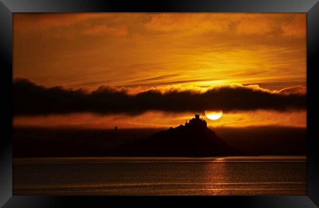 Sunrise  over St Michaels Mount Cornwall . Framed Print by Anthony miners