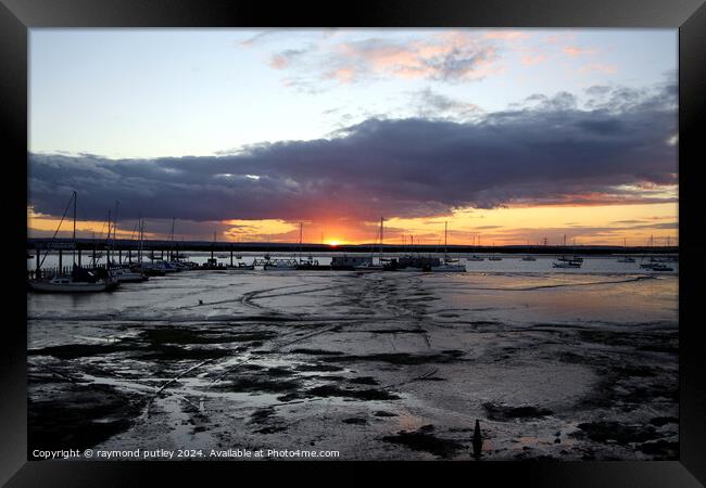 Minster-on-sea Sunset Framed Print by Ray Putley